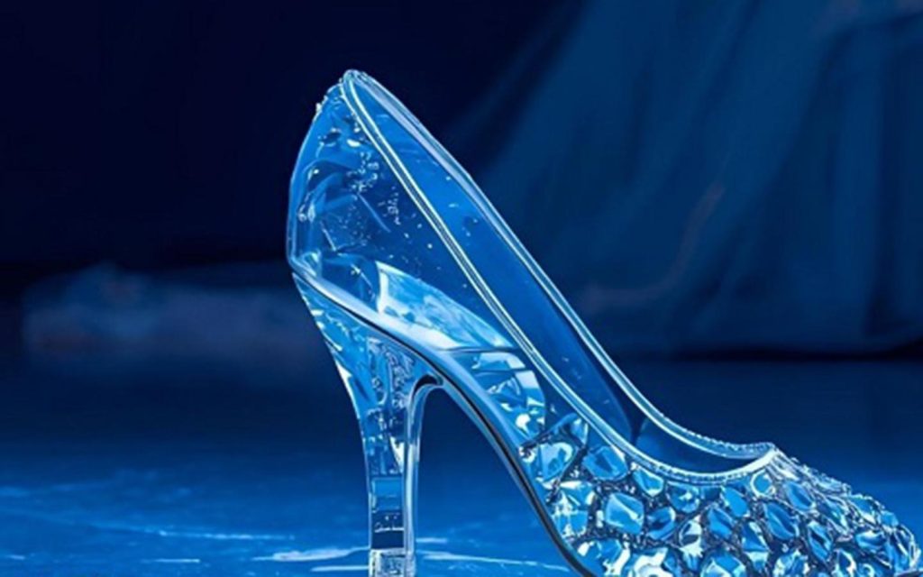 Cenușăreasa by Qfeel @ Centrul Cultural Reduta