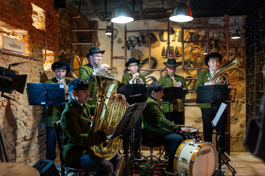 Bier & Brass Sundays w/ Brauhaus Band @ Czell Brauhaus